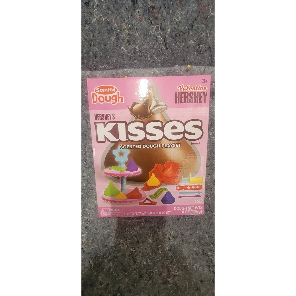 Valentine Hershey Scented Dough: Kisses Shape Mold‎ w/play dough